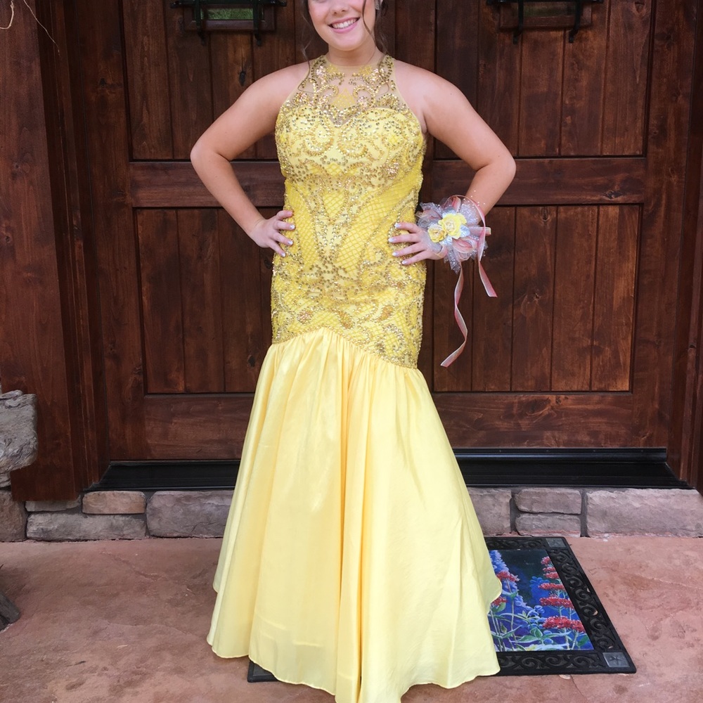 Sherri Hill prom dress